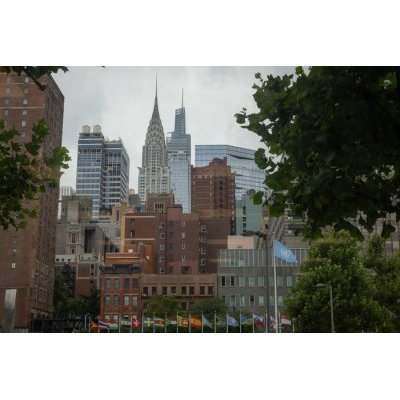 La silhouette de New York, vue depuis le siège des Nations unies, alors que les délégués se concentrent sur l'Objectif de développement durable (ODD) 11 : « Villes et communautés durables ».
