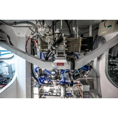 Photo montrant la technologie à hydrogène du bateau Energy observer