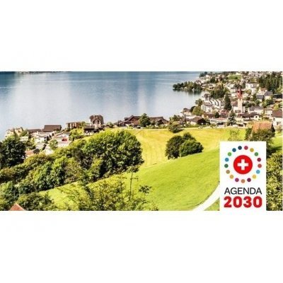Paysage suisse, vallée, lac, illustrant la nouvelle stratégie de développement durable adoptée en 2021
