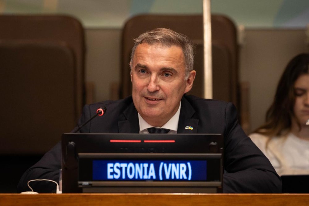 Andrés Sutt , ministre de l'Énergie et de l'Environnement de l'Estonie