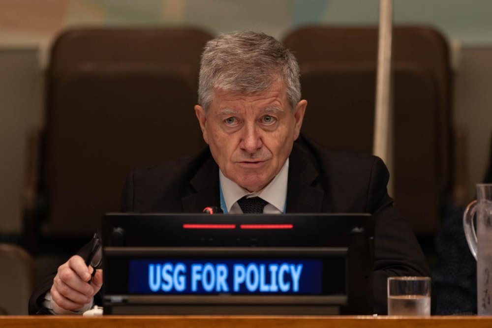 Guy Ryder , Secrétaire général adjoint à la politique, Bureau exécutif du Secrétaire général