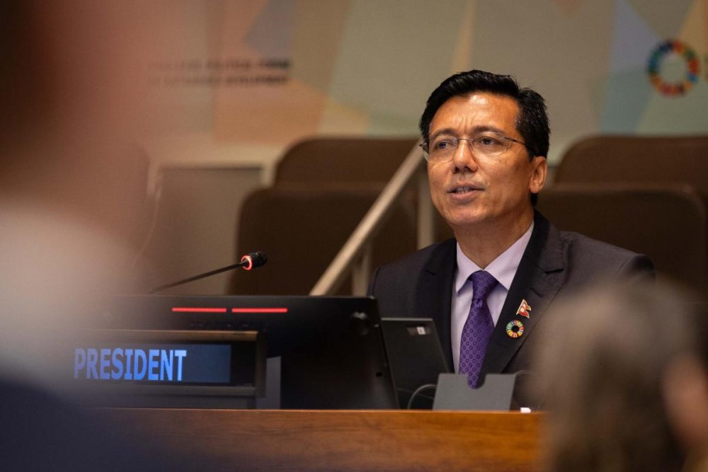 Lok Bahadur Thapa , vice-président du Conseil économique et social des Nations Unies (ECOSOC)