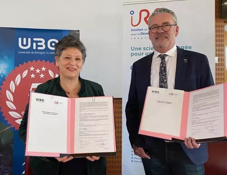 l'Université de Bretagne Occidentale (UBO) et l'Institut de recherche pour le développement (IRD), ont signé un nouvel accord-cadre de coopération scientifique, pour une durée de quatre ans