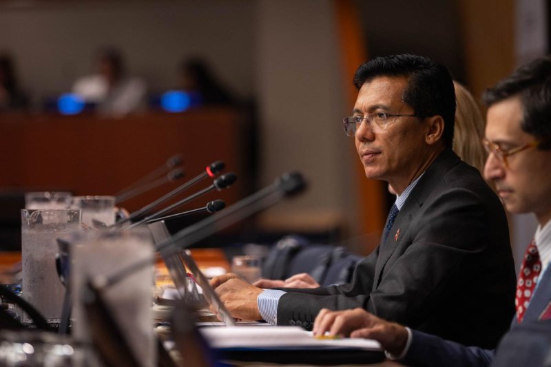 Lok Bahadur Thapa , vice-président de l'ECOSOC, convoque les discussions sur l'ODD 8 - travail décent et croissance économique