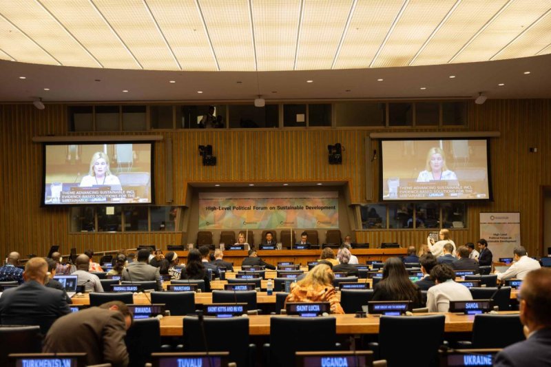 Les délégués se réunissent pour entendre le rapport sur le Cadre décennal de programmes sur les modes de consommation et de production durables (10YFP)