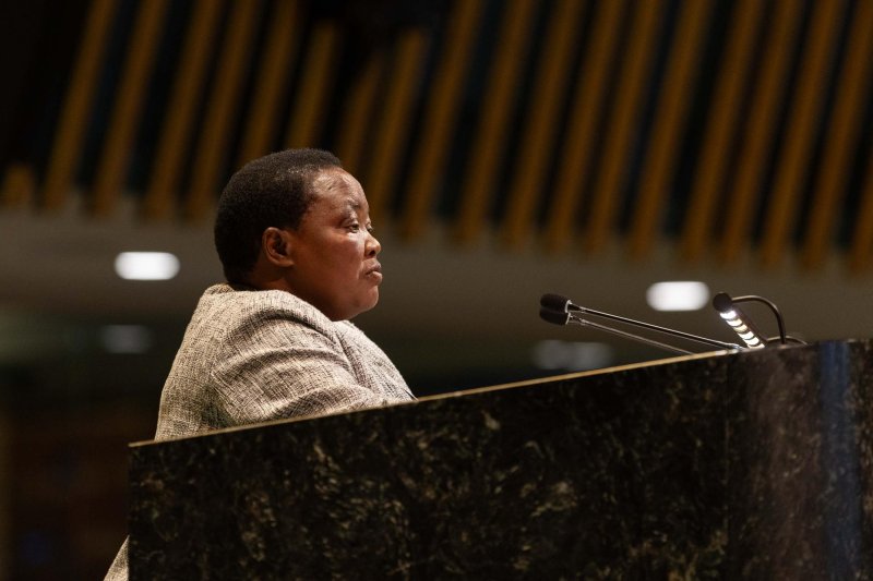 Robinah Nabbanja , Premier ministre de l'Ouganda