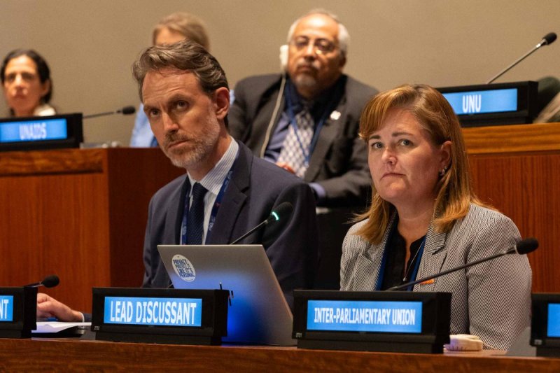 Dino Corell , Organisation internationale du Travail (OIT), et Amanda Rives , Groupe de parties prenantes Together 2030