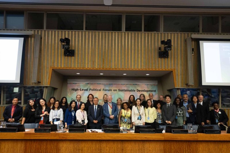 Photo de famille du Département des affaires économiques et sociales de l'ONU